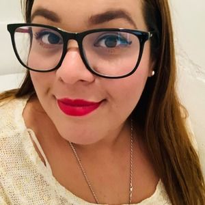 Meet your Posher, Isabel